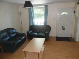 2 bedroom Detached t...